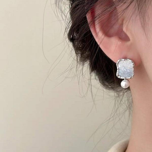 가벼운 럭셔리 블루그라데이션 크리스탈 진주 귀걸이 이미지